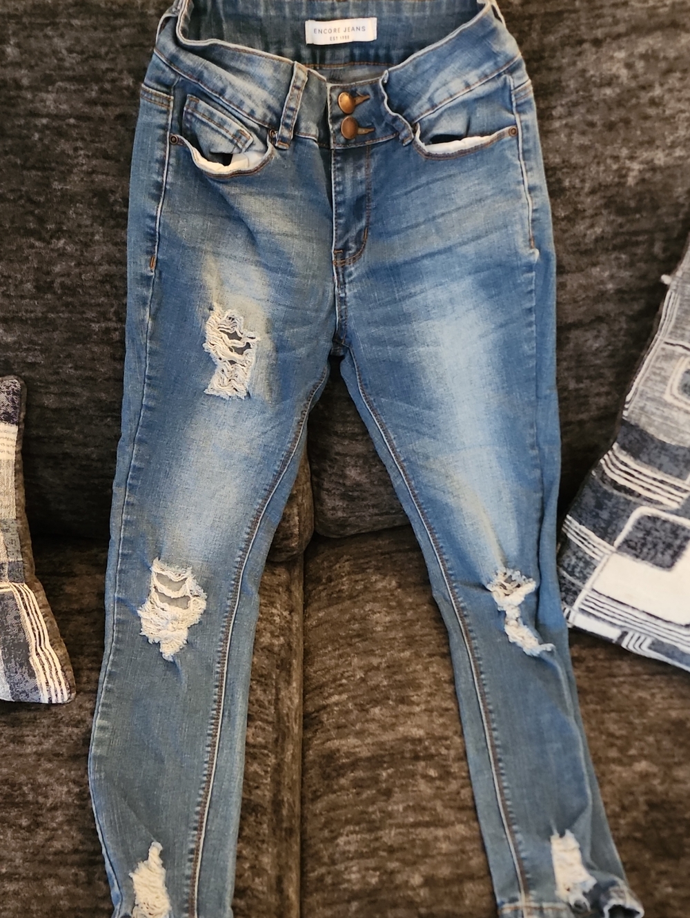 Encore Jeans Light Blue Skinny Distressed Jeans Juniors sz 5